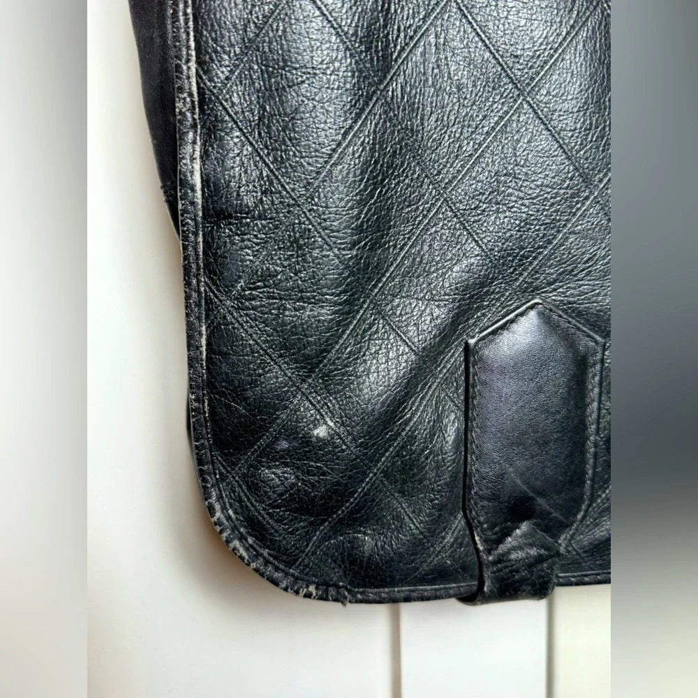 CHANEL Vintage Quilted Leather Garment Bag - Picture 4 of 9